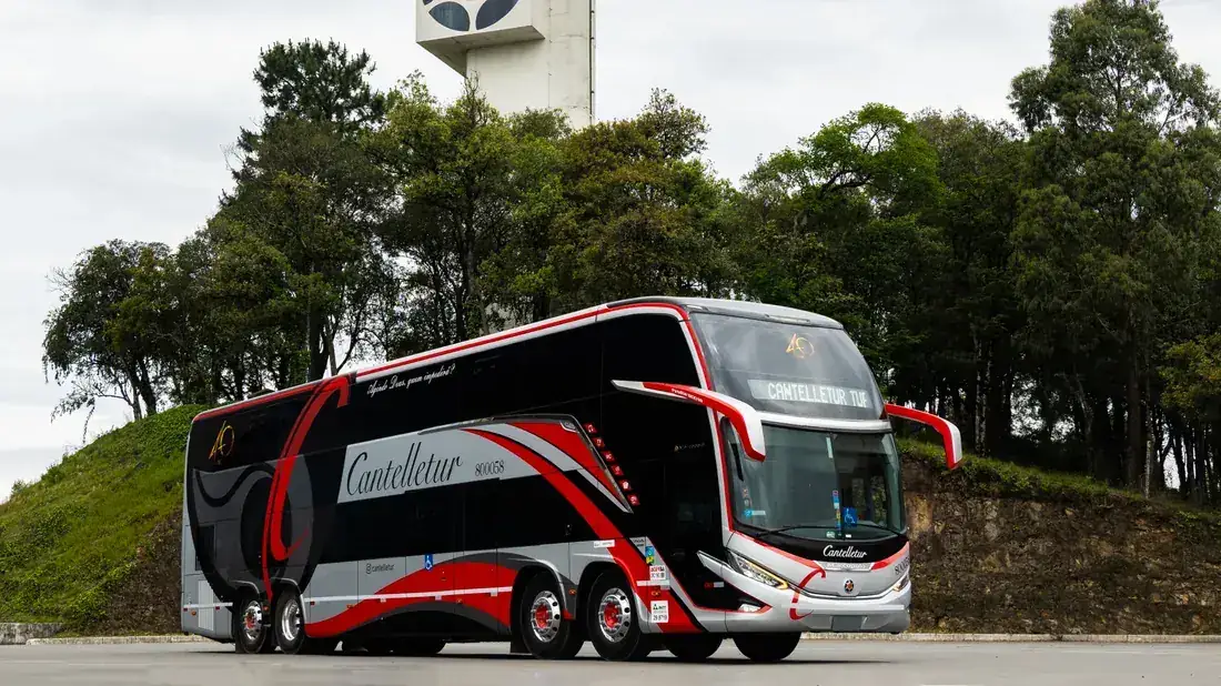 Ônibus Double Deck G8 de 60 lugares