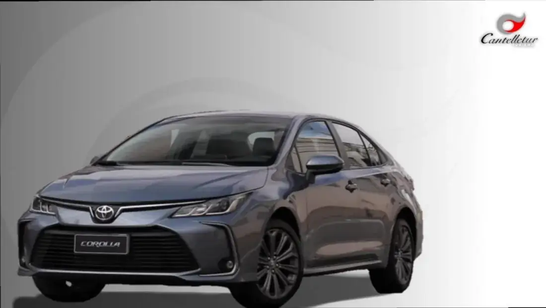 Sedan Executivo Toyota Corolla XEI visto de frente