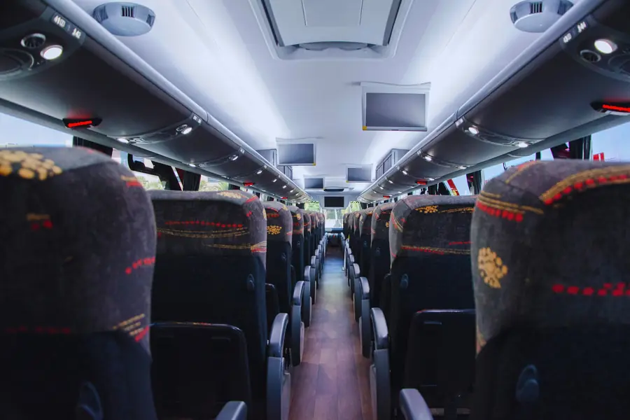 Corredor do deque superior do Double Deck G7